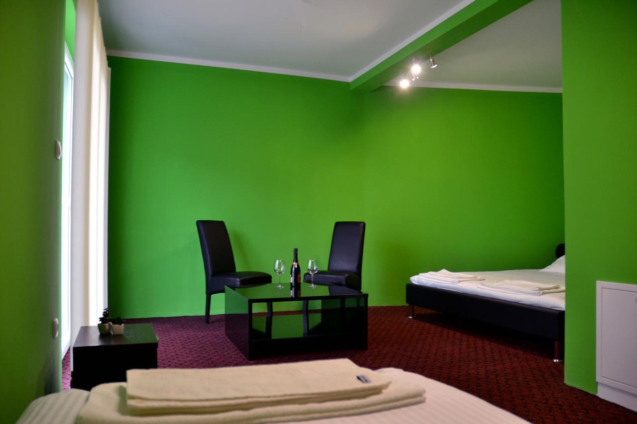 Hotel Victoria Lukavica المظهر الخارجي الصورة